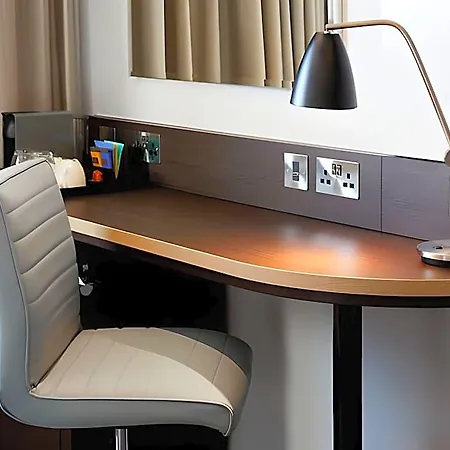 Premier Inn London Canary Wharf-2